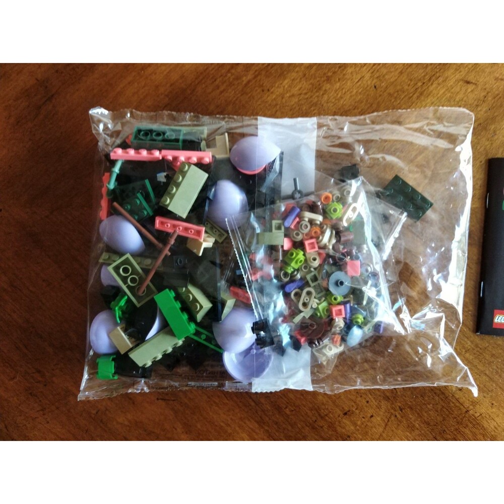 LEGO Icons 10309 Succulents - **Bag 2 Only** Lavender Echeveria, Moon Cactus - Picture 3 of 9